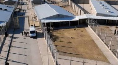 SORPRENDIERON AL ABOGADO–ASESOR DEL DIRECTOR DEL SP INGRESANDO BEBIDAS IMPORTADAS