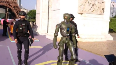 🤖🚨'Terminator' chino se une a una patrulla policial