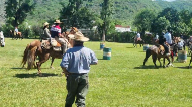 Con fuerte apoyo local, La Puerta celebró su Festival de la Guitarra