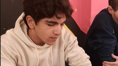 Buen desempeño de Tiago Gómez en un torneo rápido de ajedrez en Buenos Aires