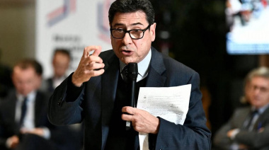 El Nobel de Economía elogió a Milei y destacó el giro institucional en Argentina