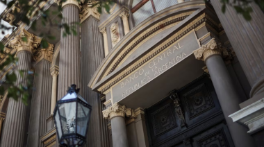 Dos funcionarios del BCRA buscan anular los allanamientos por supuestas maniobras en la venta de dólar oficial