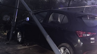 Chocó contra un poste y dio positivo en el test de alcoholemia