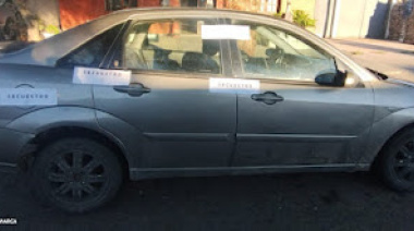 Arrestaron a dos personas y secuestraron un auto en un control policial