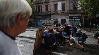 La reacción del Gobierno a los incidentes en el Congreso: "Son delincuentes organizados"