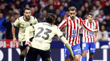 Atlético de Madrid goleó a Barcelona y puso un pie en la final de la Copa