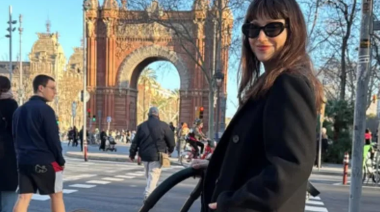 "Hola, soy mami": Úrsula Corberó presentó a Dante, el hijo del Chino Darín, y estallaron las redes