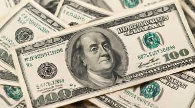 El dólar oficial alcanza su menor valor en cinco meses y sigue tendencia bajista