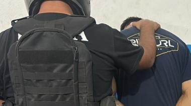 Arrestaron a un hombre que intentaba agredir a transeúntes con un arma blanca