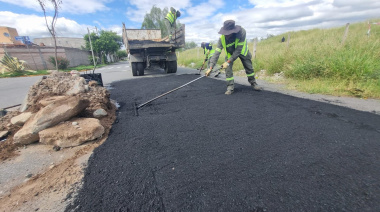 El municipio reparó un bache de gran tamaño en el ingreso al barrio Antinaco