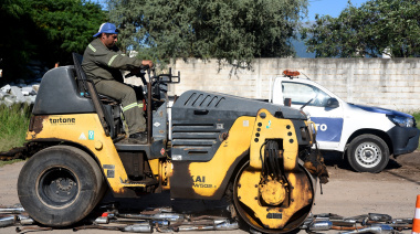 La Capital destruyó 60 caños de escape antirreglamentarios secuestrados en operativos