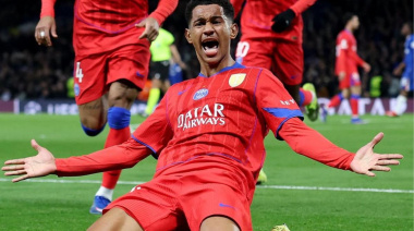 El PSG aplastó al Chelsea de Enzo Fernández y avanzó en Champions League