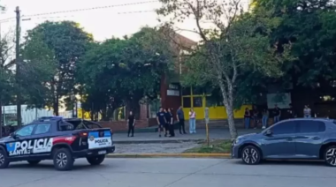 UN ALUMNO ENTRÓ ARMADO A UNA ESCUELA DE SANTA FE Y MATÓ A UN COMPAÑERO