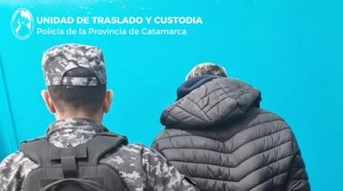 Efectivos policiales trasladaron a un hombre al Servicio Penitenciario