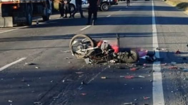 UN MOTOCICLISTA DE 30 AÑOS MURIÓ AL CHOCAR CONTRA UN CAMIÓN