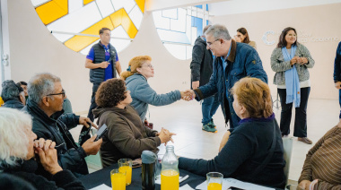 Más de 140 adultos participan del programa Rejuvenecer Activamente en el EDI