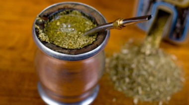 Prohiben comercializar una marca de yerba por irregularidades