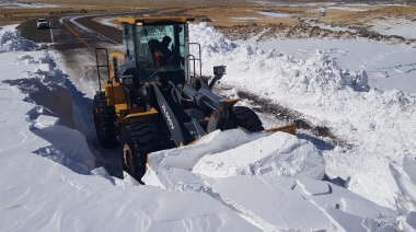 VIALIDAD NACIONAL TRABAJA EN EL DESPEJE DE NIEVE EN EL PASO DE SAN FRANCISCO