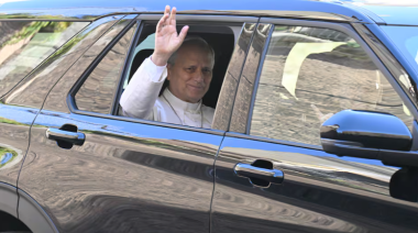 Terminó “con éxito” la operación del papa León XIV