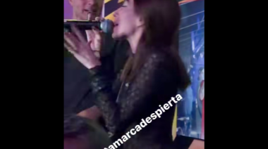 ¡Agos Vilar de Vacomoloko hizo explotar La Bigote Disco con su hitazo "CHAPA"!