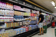 Las alimenticias ya remarcan precios y piden aumentos de hasta el 8%