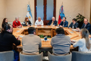 Laguna Blanca: el Gobierno continúa con la asistencia y coordina trabajos de reconstrucción