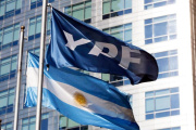 La Justicia de Nueva York suspendió la entrega del 51% de las acciones de YPF