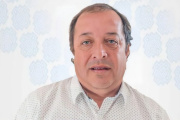 Polti presentó “Bases Peronistas” y realizó una donación a una escuela de Fiambalá