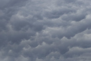 Nubes mammatus sobre la Capital