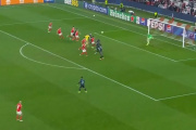 Increíble: el arquero de Benfica hizo un gol en el último minuto para clasificar