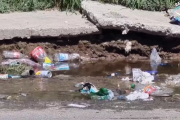 Nueva pérdida de agua en zona norte: vecinos denuncian abandono y falta de respuestas