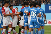 Estudiantes le ganó a Huracán y logró su primer triunfo en su vuelta a primera
