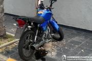 Un joven murió tras chocar con su moto contra un poste