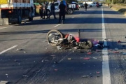 UN MOTOCICLISTA DE 30 AÑOS MURIÓ AL CHOCAR CONTRA UN CAMIÓN