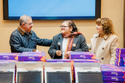 El Gobierno entregó tablets a escuelas para fortalecer la alfabetización