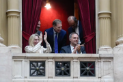 El oficialismo activa un operativo político ante los rumores sobre la salida de Adorni
