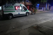 MOTOCICLISTA DERRAPÓ TRAS NO ADVERTIR UN CÚMULO DE RIPIO EN EL BARRIO EL MÁSTIL