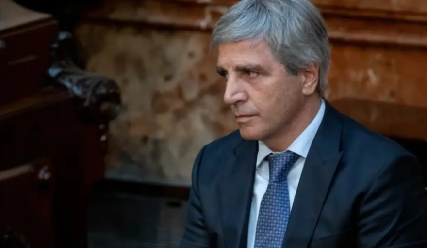 Luis Caputo aseguró que nunca hablaron con bancos de un rescate para la Argentina