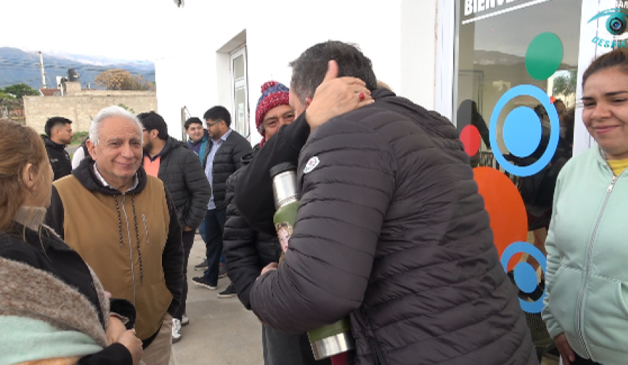 FIDEL SÁENZ LLEVÓ TODO EL EQUIPO PARA FACILITAR TRÁMITES A LOS VECINOS
