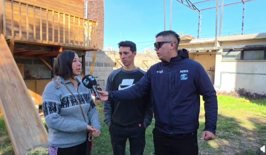 🔥 PERDIERON TODO EN UN INCENDIO, PERO NO PIENSAN BAJAR LOS BRAZOS