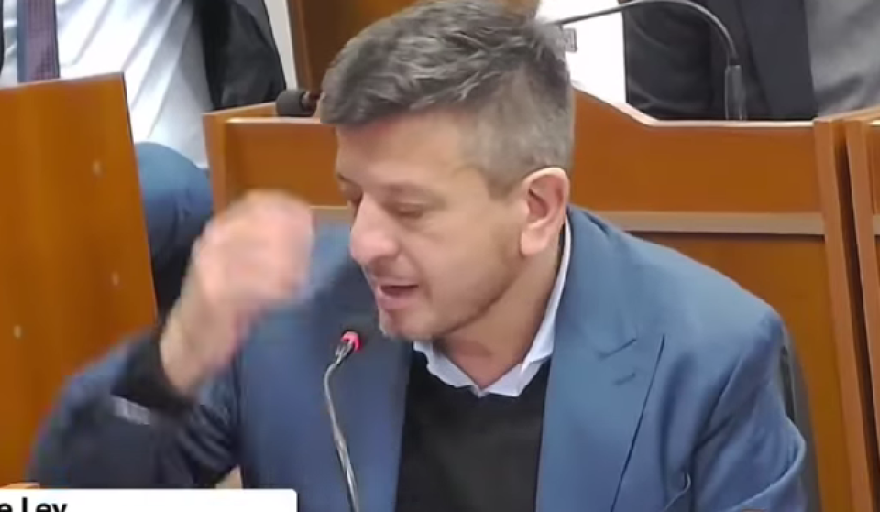 LEDESMA LE RESPONDIÓ CON TODO A GALÁN: “PARECE QUE VINO A DESCUBRIR QUE EN EL MUNDO HAY PROBLEMAS”